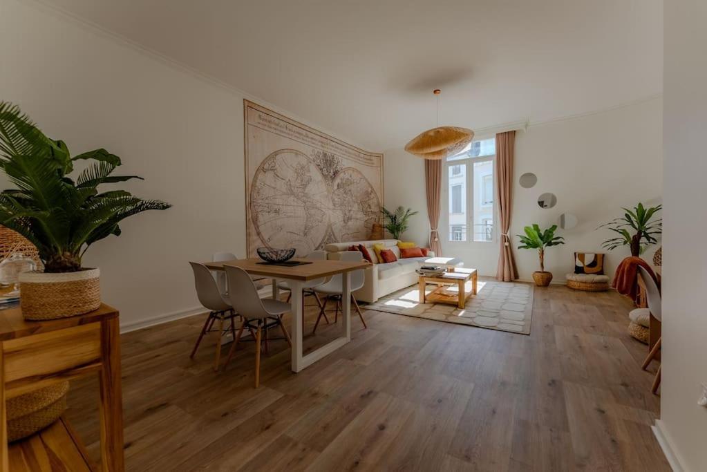 Appartement L'Echappee Chic Au Coeur De Valence à Valence  Extérieur photo