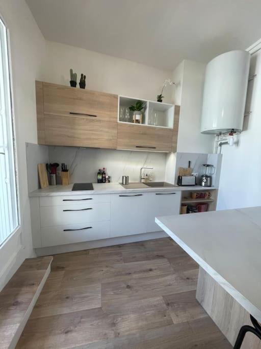 Appartement L'Echappee Chic Au Coeur De Valence à Valence  Extérieur photo