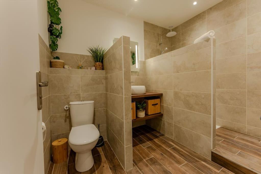 Appartement L'Echappee Chic Au Coeur De Valence à Valence  Extérieur photo