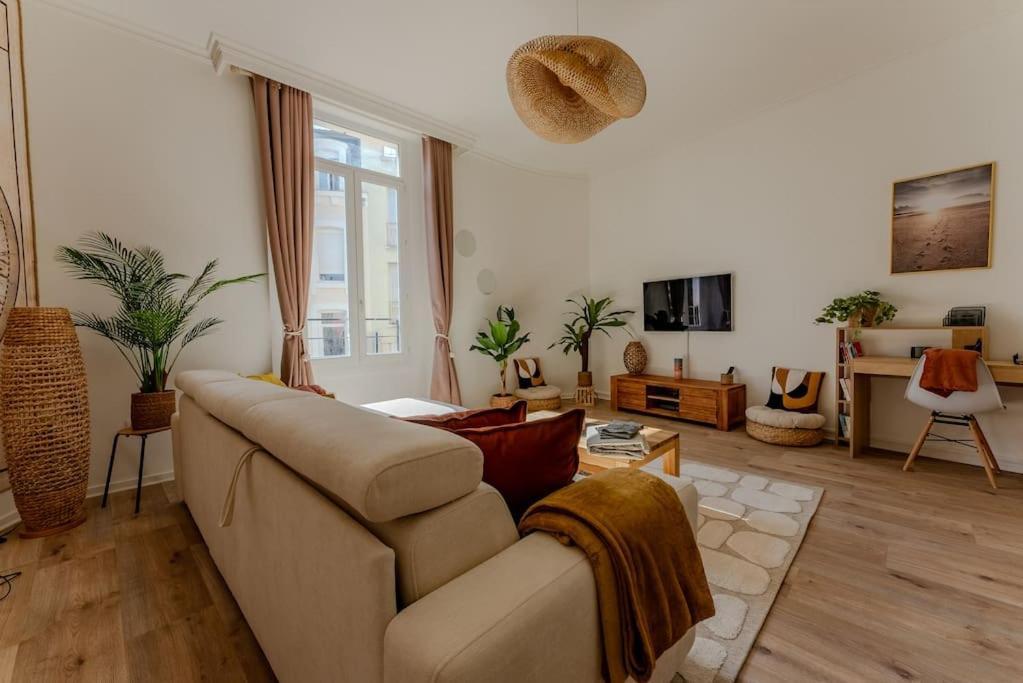 Appartement L'Echappee Chic Au Coeur De Valence à Valence  Extérieur photo